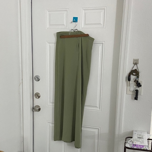 Chic Olive Green long skirt - Picture 1 of 4
